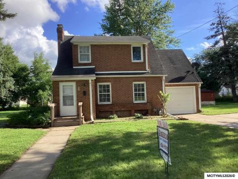 717 1st SW Mason City IA 50401