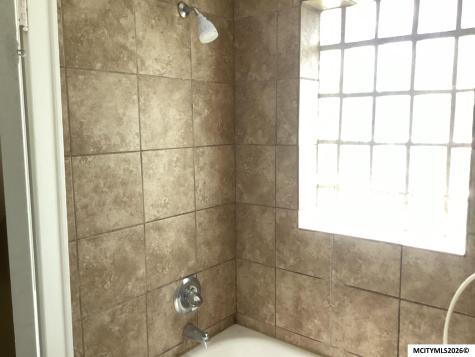 717 1st SW Mason City IA 50401