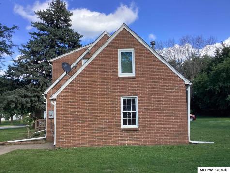 717 1st SW Mason City IA 50401