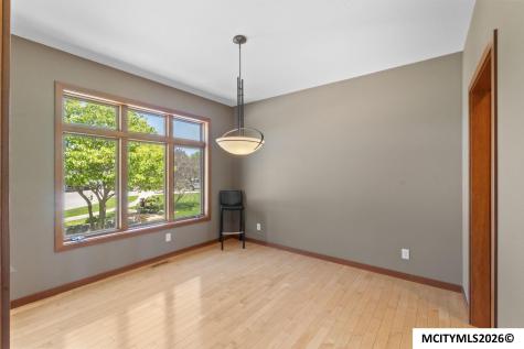 1153 Onyx Court Mason City IA 50401