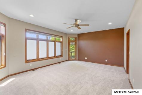 1153 Onyx Court Mason City IA 50401