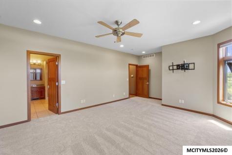 1153 Onyx Court Mason City IA 50401