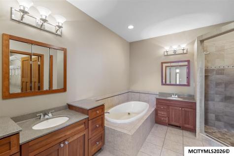 1153 Onyx Court Mason City IA 50401