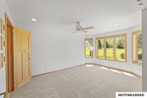 1153 Onyx Court Mason City IA 50401