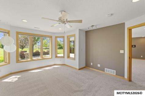 1153 Onyx Court Mason City IA 50401