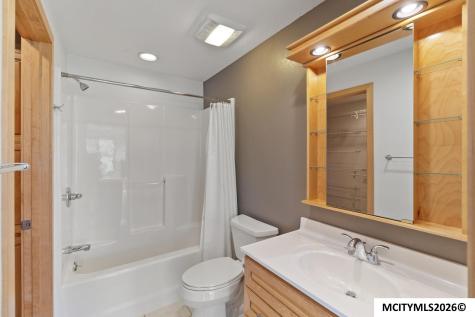 1153 Onyx Court Mason City IA 50401
