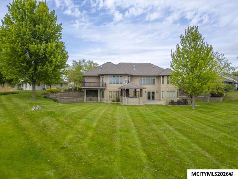 1153 Onyx Court Mason City IA 50401