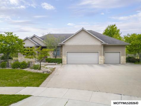 1153 Onyx Court Mason City IA 50401