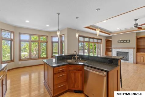 1153 Onyx Court Mason City IA 50401