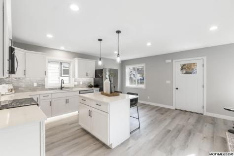 138 25th SW Mason City IA 50401