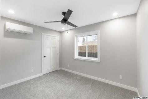 138 25th SW Mason City IA 50401