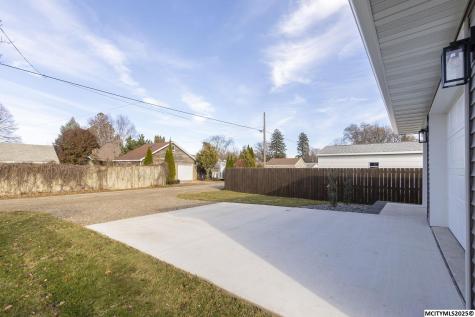 138 25th SW Mason City IA 50401