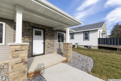 138 25th SW Mason City IA 50401