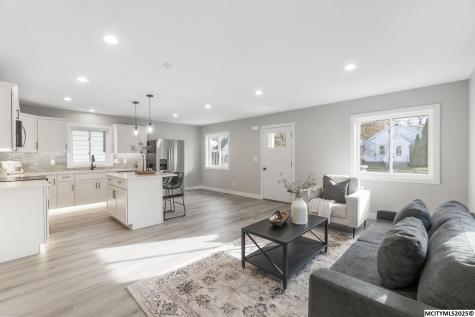 138 25th SW Mason City IA 50401