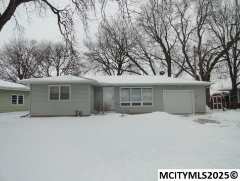 111 Country Circle Mason City IA 50401