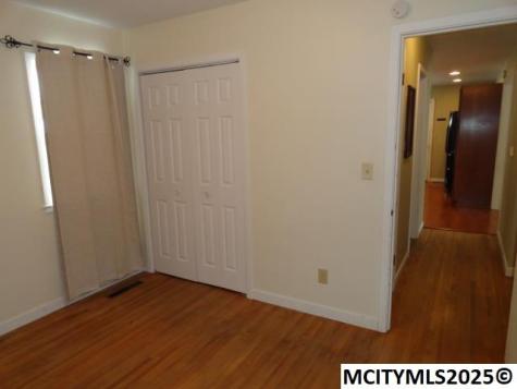 111 Country Circle Mason City IA 50401