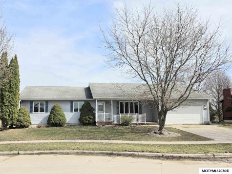 225 Jamestown Road Mason City IA 50401