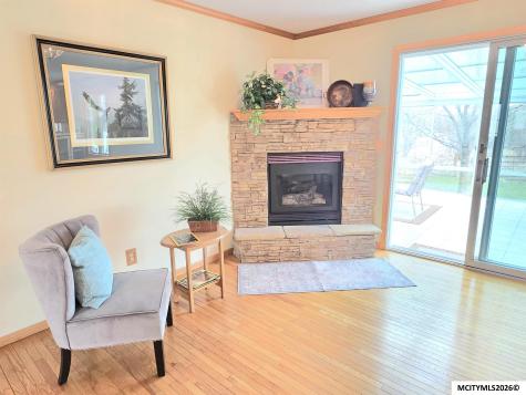 225 Jamestown Road Mason City IA 50401