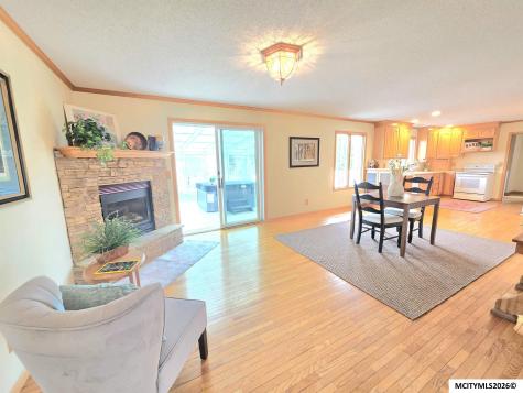 225 Jamestown Road Mason City IA 50401