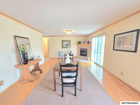225 Jamestown Road Mason City IA 50401