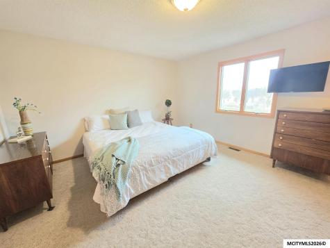 225 Jamestown Road Mason City IA 50401
