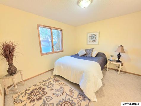 225 Jamestown Road Mason City IA 50401