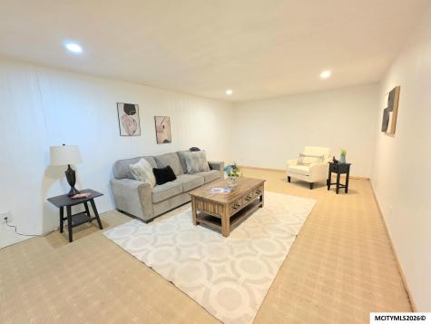 225 Jamestown Road Mason City IA 50401