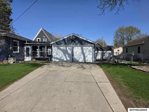 5 S Vermont Mason City IA 50401
