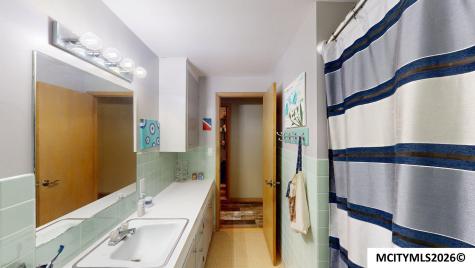 2535 15th NW Mason City IA 50401