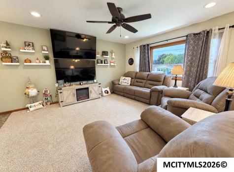 841 9th Street SE Mason City IA 50401