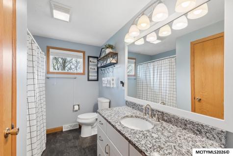 706 6th SE Mason City IA 50401