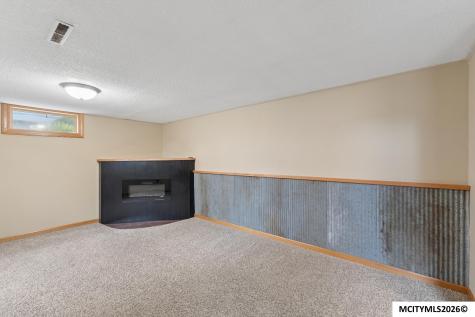 706 6th SE Mason City IA 50401