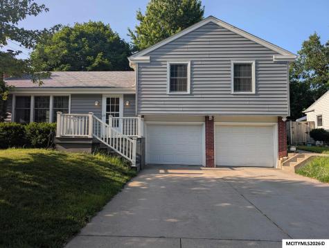 1303 2nd NW Mason City IA 50401