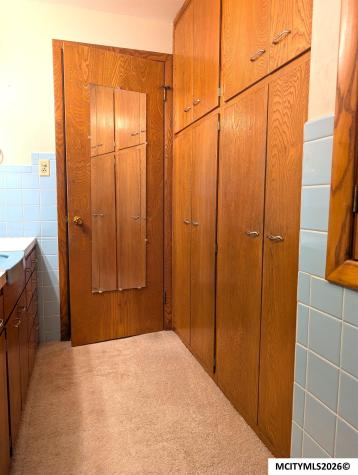 1303 2nd NW Mason City IA 50401