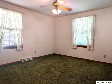 1303 2nd NW Mason City IA 50401