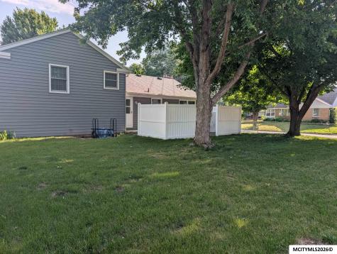 1303 2nd NW Mason City IA 50401