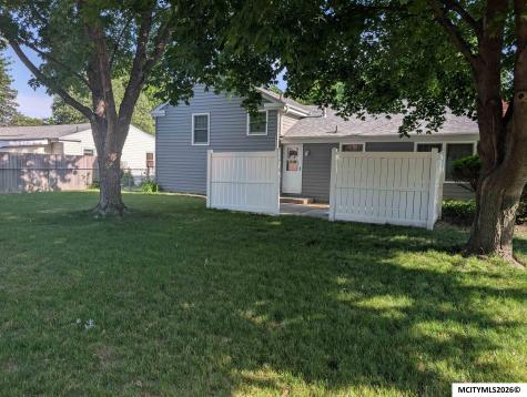 1303 2nd NW Mason City IA 50401