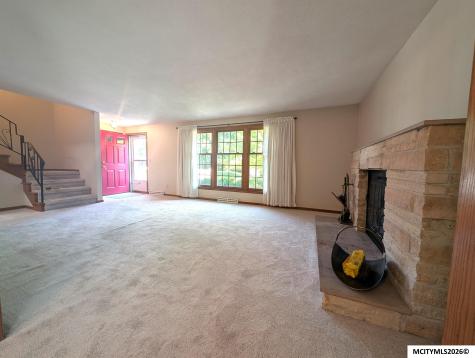1303 2nd NW Mason City IA 50401