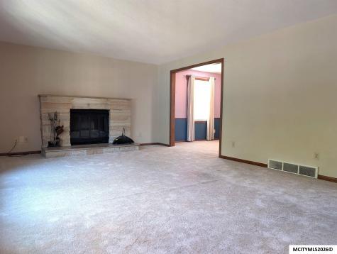 1303 2nd NW Mason City IA 50401