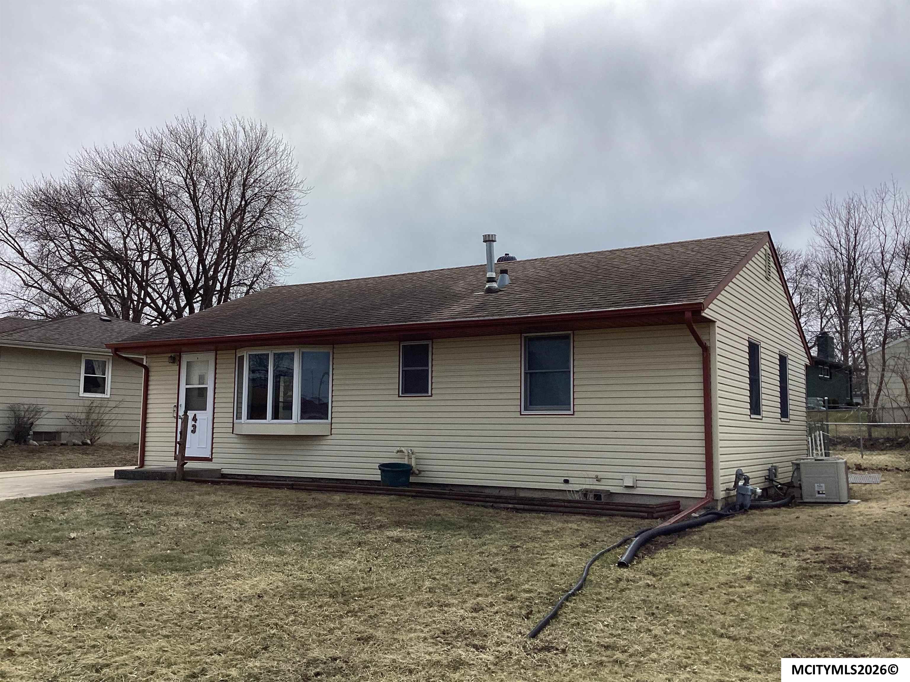 43 Sunny Circle Mason City IA 50401