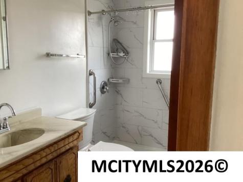 43 Sunny Circle Mason City IA 50401