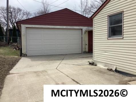 43 Sunny Circle Mason City IA 50401