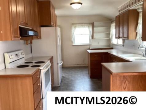 43 Sunny Circle Mason City IA 50401