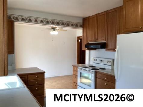 43 Sunny Circle Mason City IA 50401