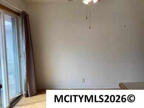 43 Sunny Circle Mason City IA 50401