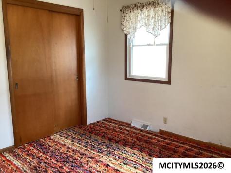 43 Sunny Circle Mason City IA 50401