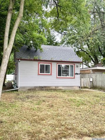 204 S 12th Street Clear Lake IA 50428