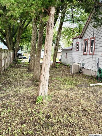 204 S 12th Street Clear Lake IA 50428