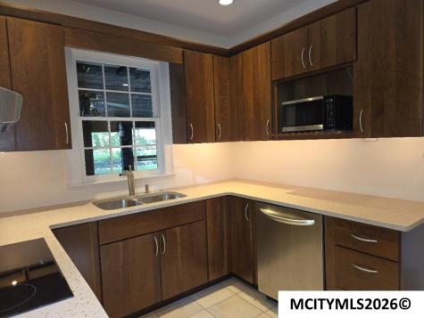 76 N Crescent Drive Mason City IA 50401
