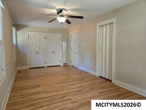 76 N Crescent Drive Mason City IA 50401